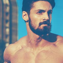 A recipient of male body contouring enjoys a run outdoors.